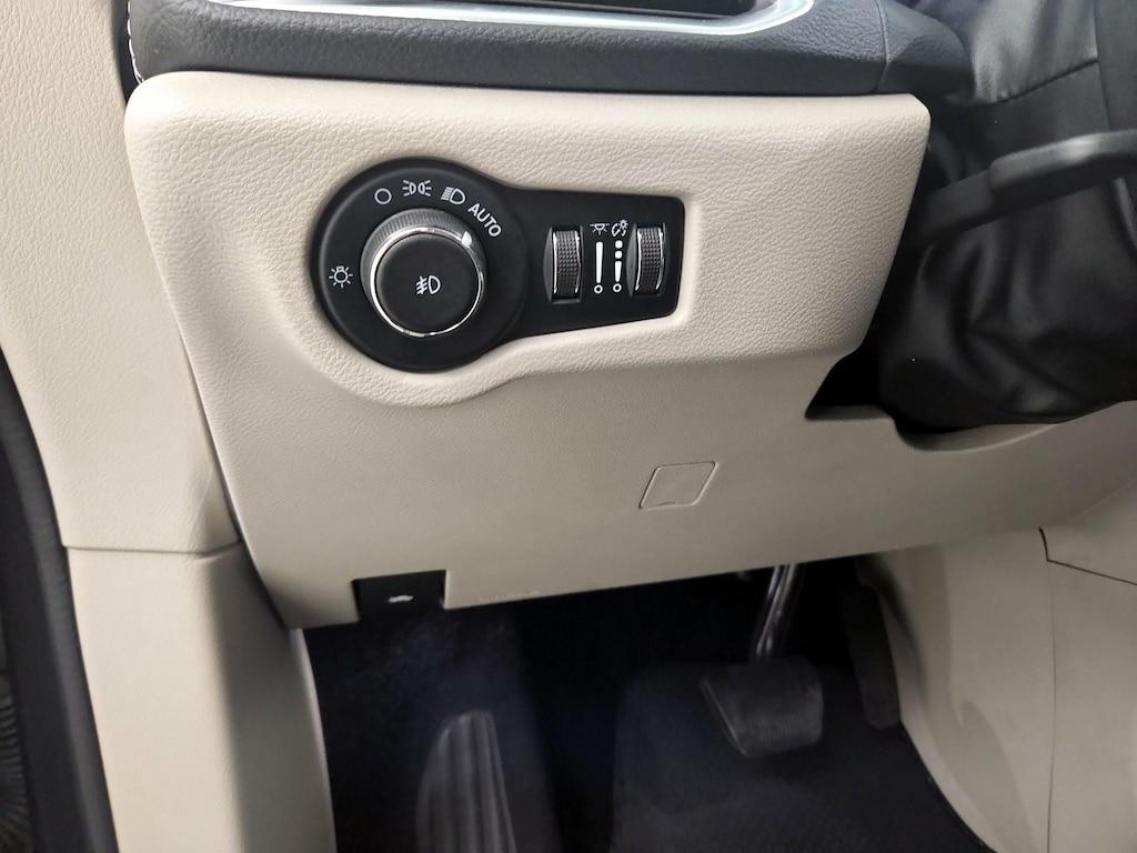 used 2022 Chrysler Pacifica car, priced at $27,998