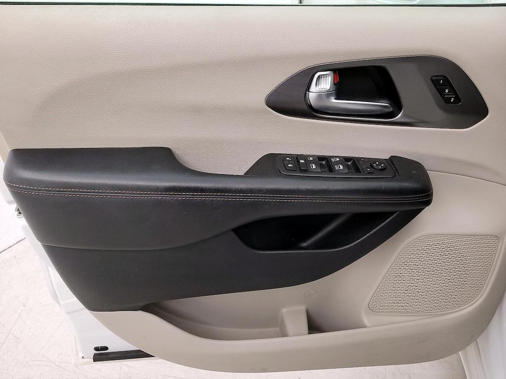 used 2020 Chrysler Pacifica car, priced at $25,998