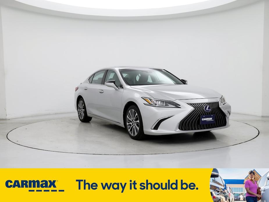 used 2019 Lexus ES 300h car, priced at $27,998