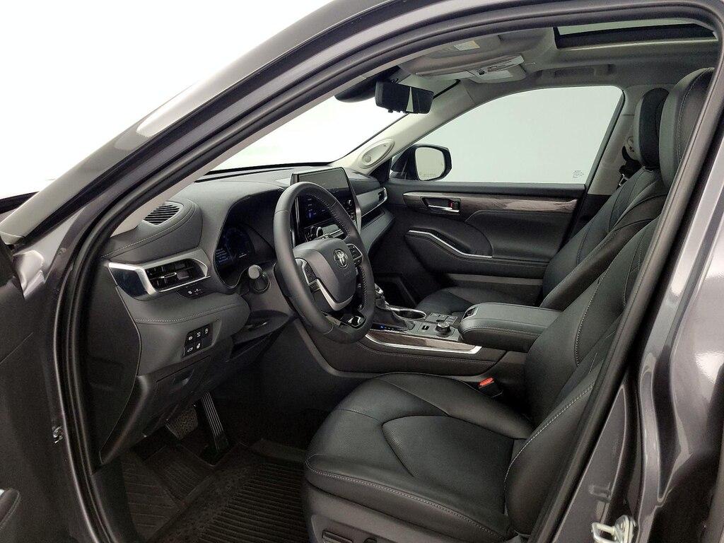 used 2024 Toyota Highlander car, priced at $48,998