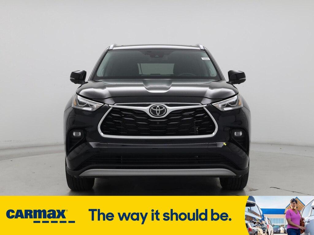 used 2023 Toyota Highlander car, priced at $43,998