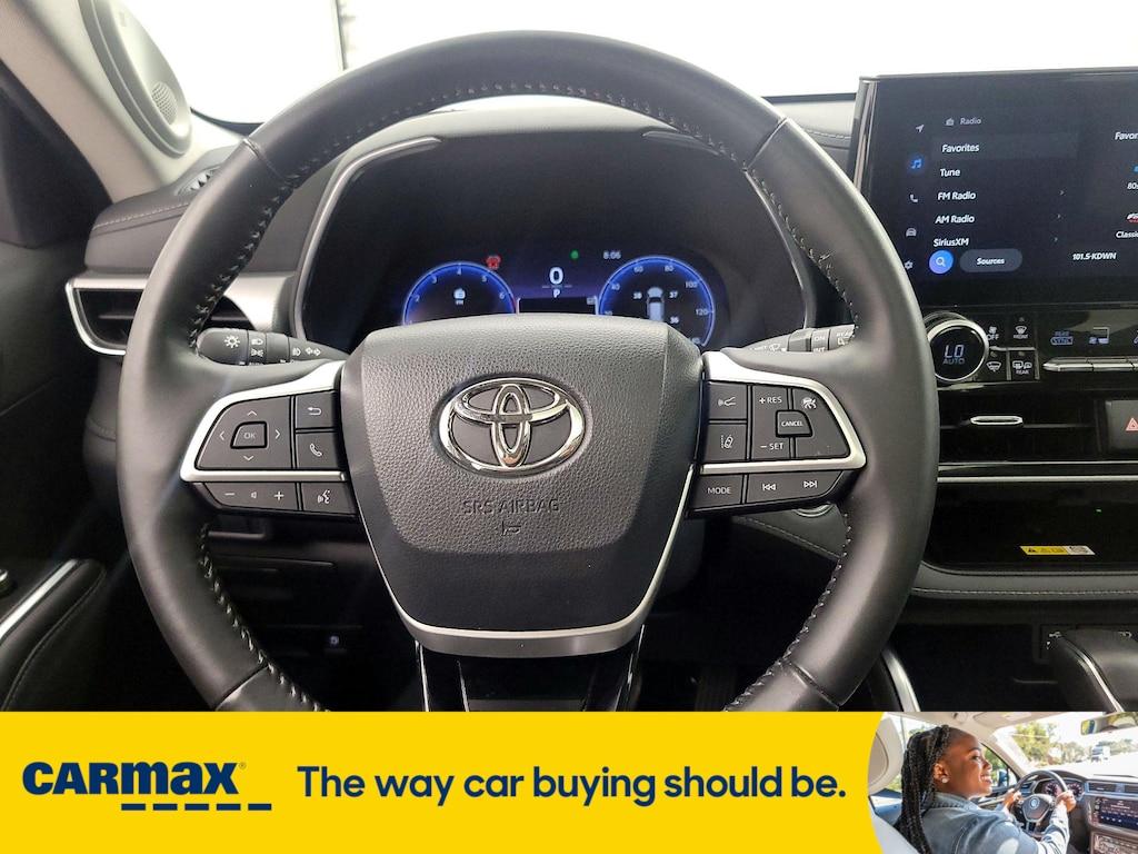 used 2023 Toyota Highlander car, priced at $43,998