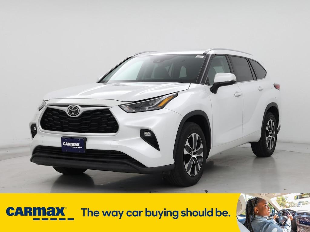 used 2022 Toyota Highlander car, priced at $36,998