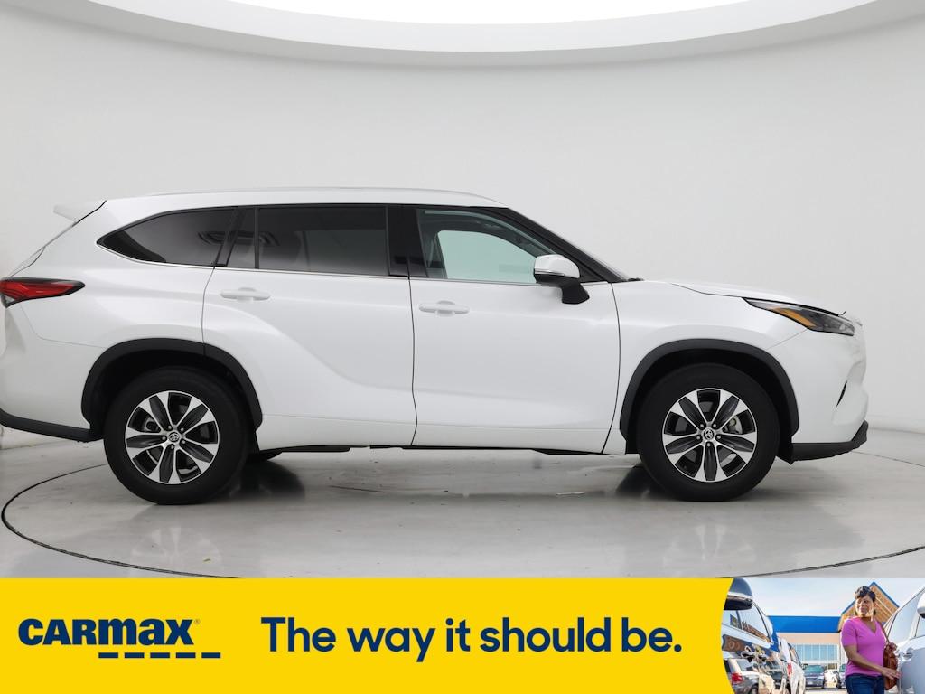 used 2022 Toyota Highlander car, priced at $36,998