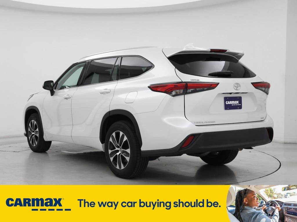 used 2022 Toyota Highlander car, priced at $36,998