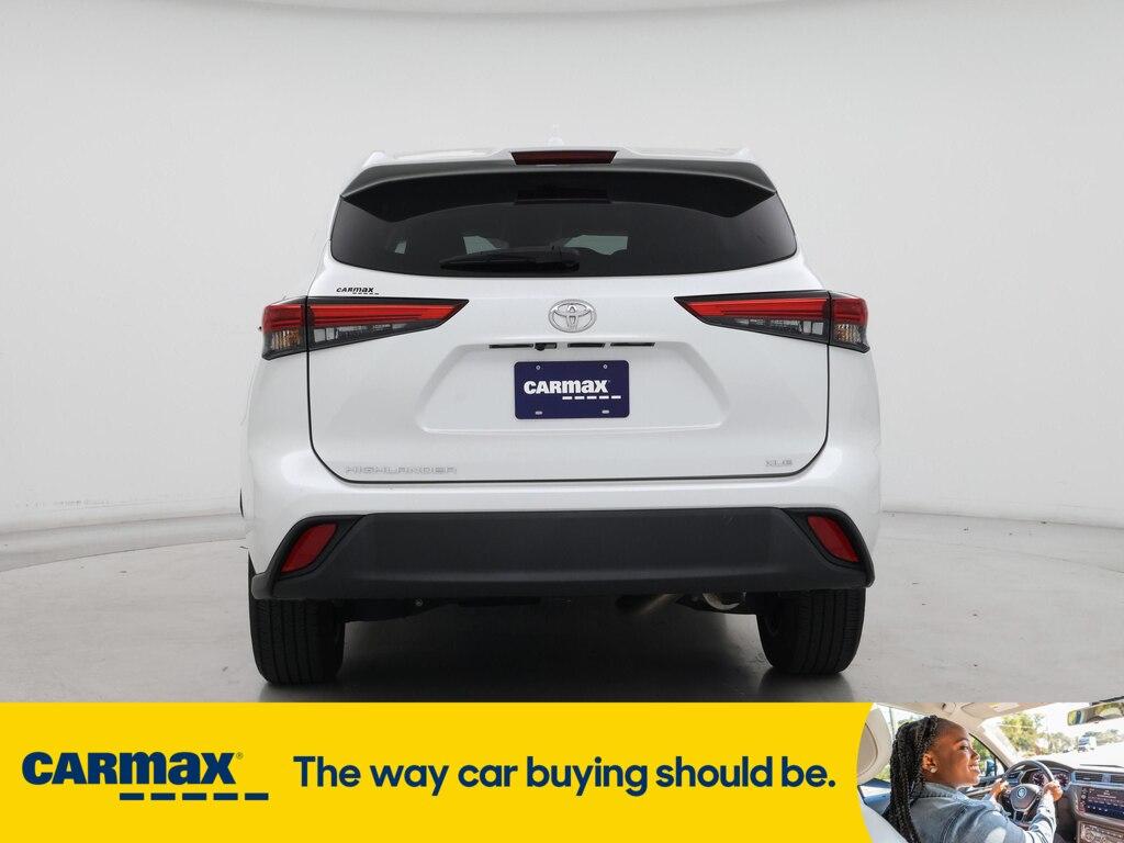 used 2022 Toyota Highlander car, priced at $36,998