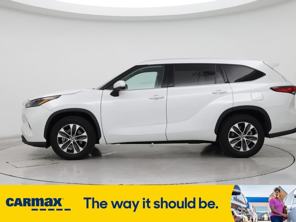 used 2022 Toyota Highlander car, priced at $36,998