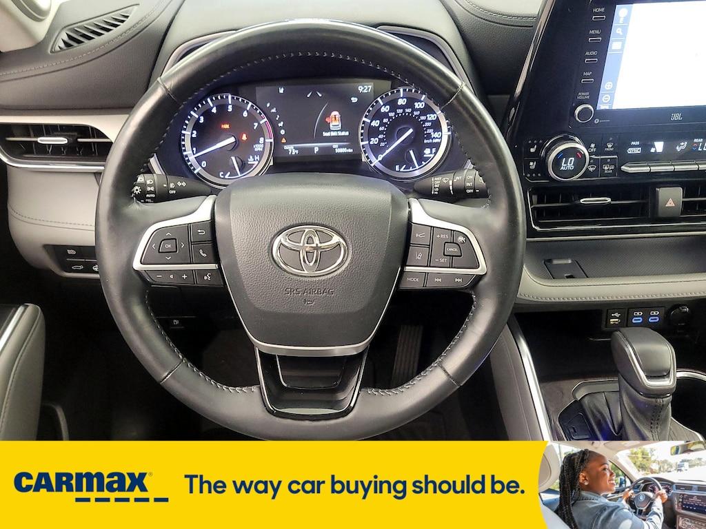 used 2022 Toyota Highlander car, priced at $35,998