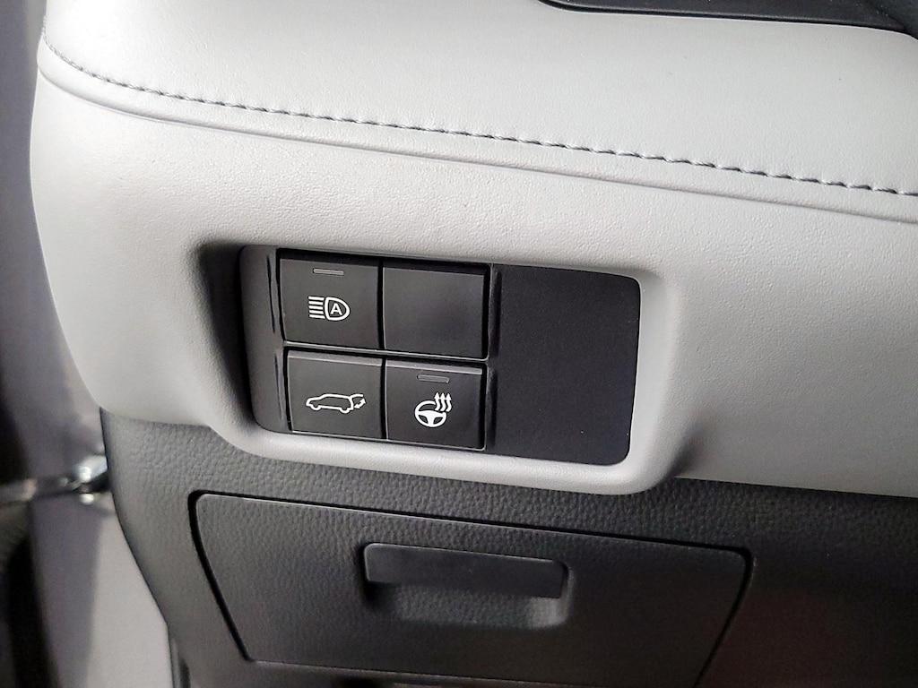 used 2022 Toyota Highlander car, priced at $35,998