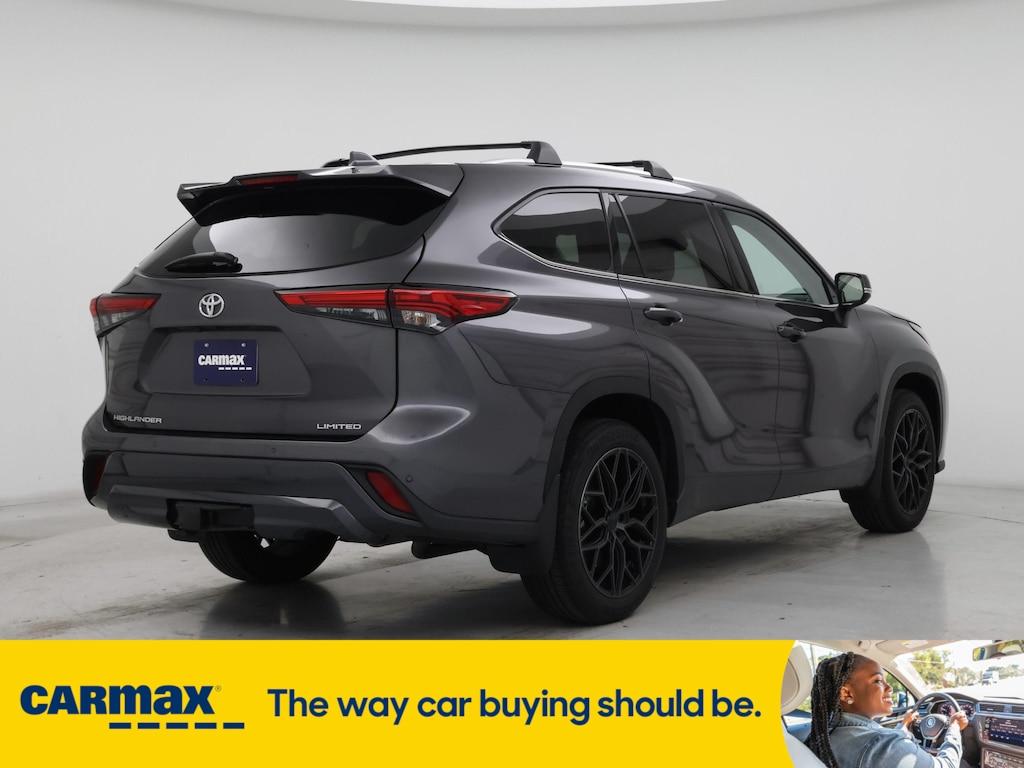 used 2022 Toyota Highlander car, priced at $35,998