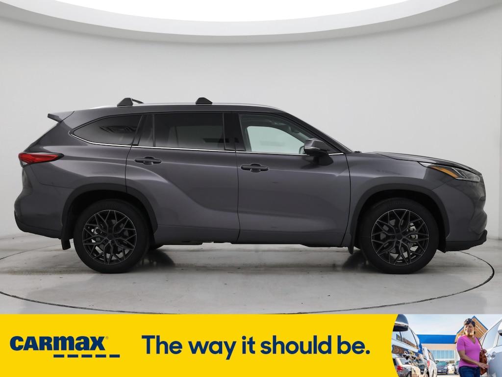 used 2022 Toyota Highlander car, priced at $35,998