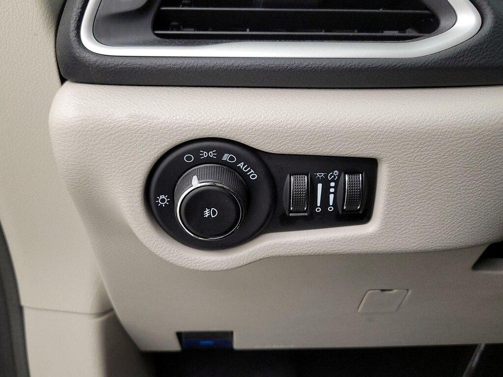 used 2023 Chrysler Pacifica car, priced at $26,998