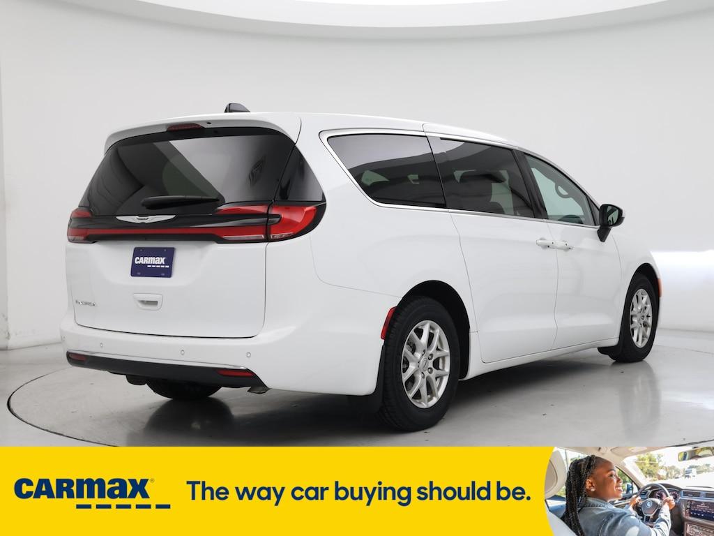 used 2023 Chrysler Pacifica car, priced at $32,998