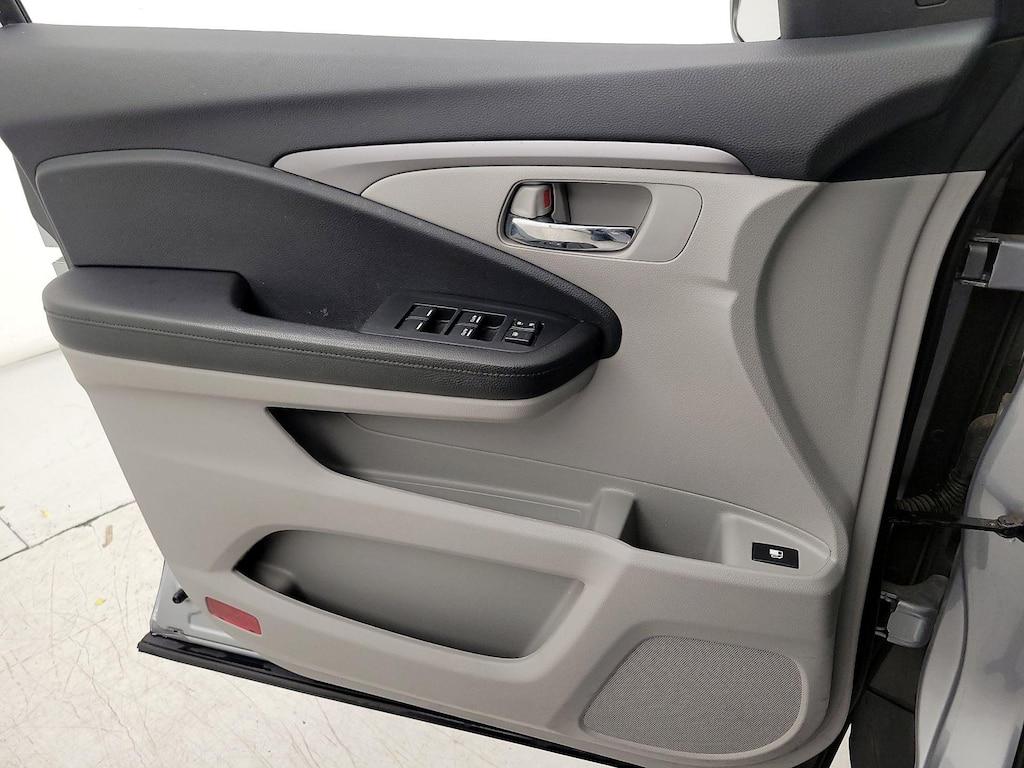 used 2020 Honda Pilot car, priced at $29,998