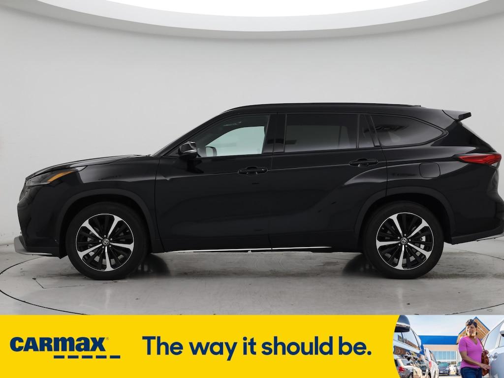 used 2022 Toyota Highlander car, priced at $42,998