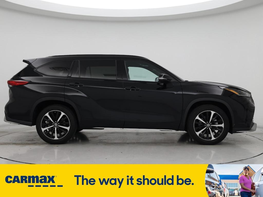 used 2022 Toyota Highlander car, priced at $42,998
