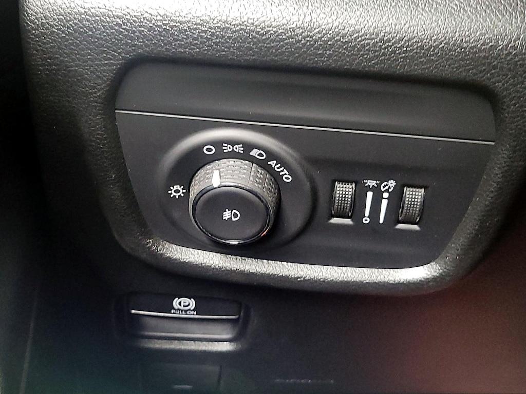 used 2022 Jeep Grand Cherokee car, priced at $32,998