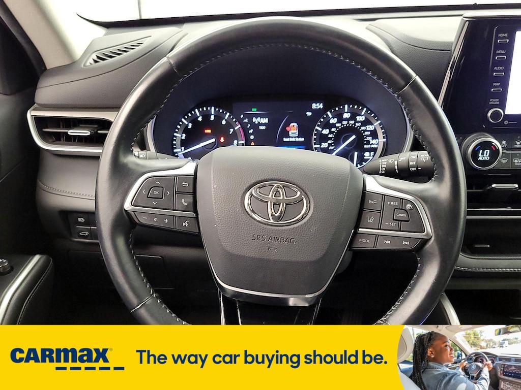 used 2020 Toyota Highlander car, priced at $32,998