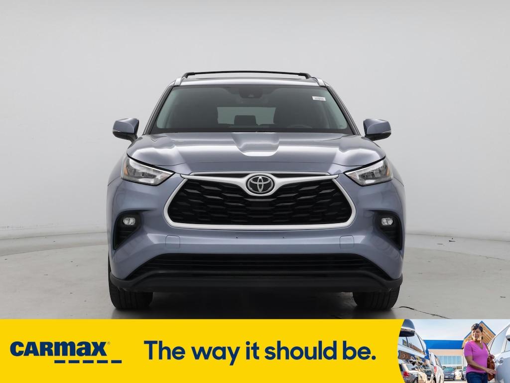 used 2020 Toyota Highlander car, priced at $32,998