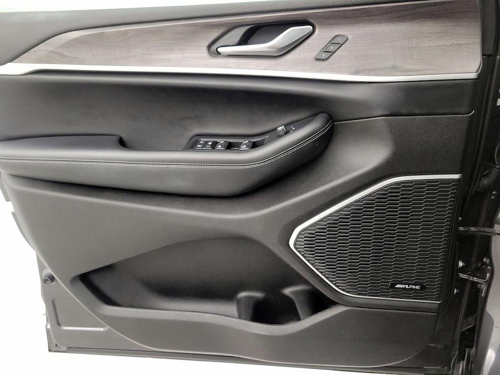 used 2022 Jeep Grand Cherokee car, priced at $35,998