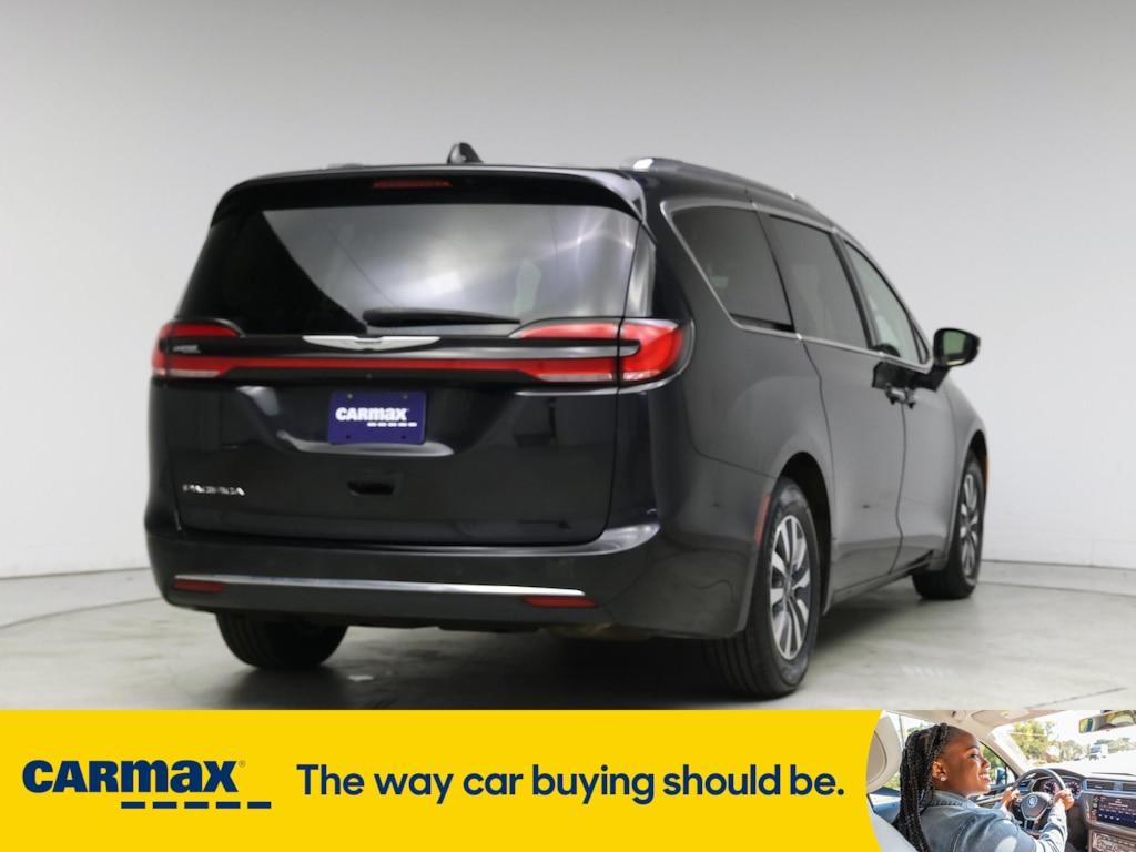 used 2021 Chrysler Pacifica car, priced at $27,998