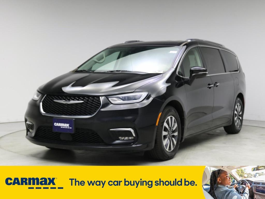 used 2021 Chrysler Pacifica car, priced at $27,998
