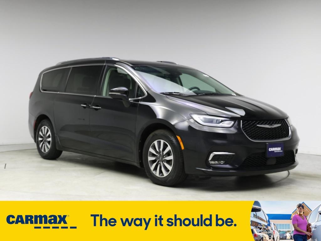 used 2021 Chrysler Pacifica car, priced at $27,998