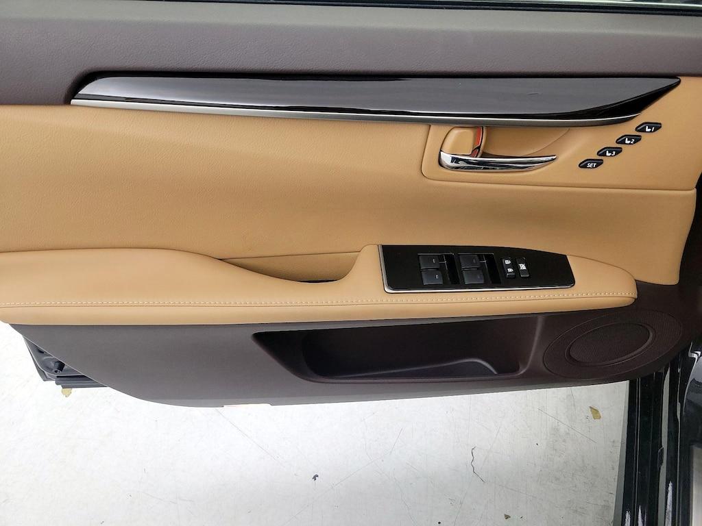 used 2018 Lexus ES 300h car, priced at $34,998