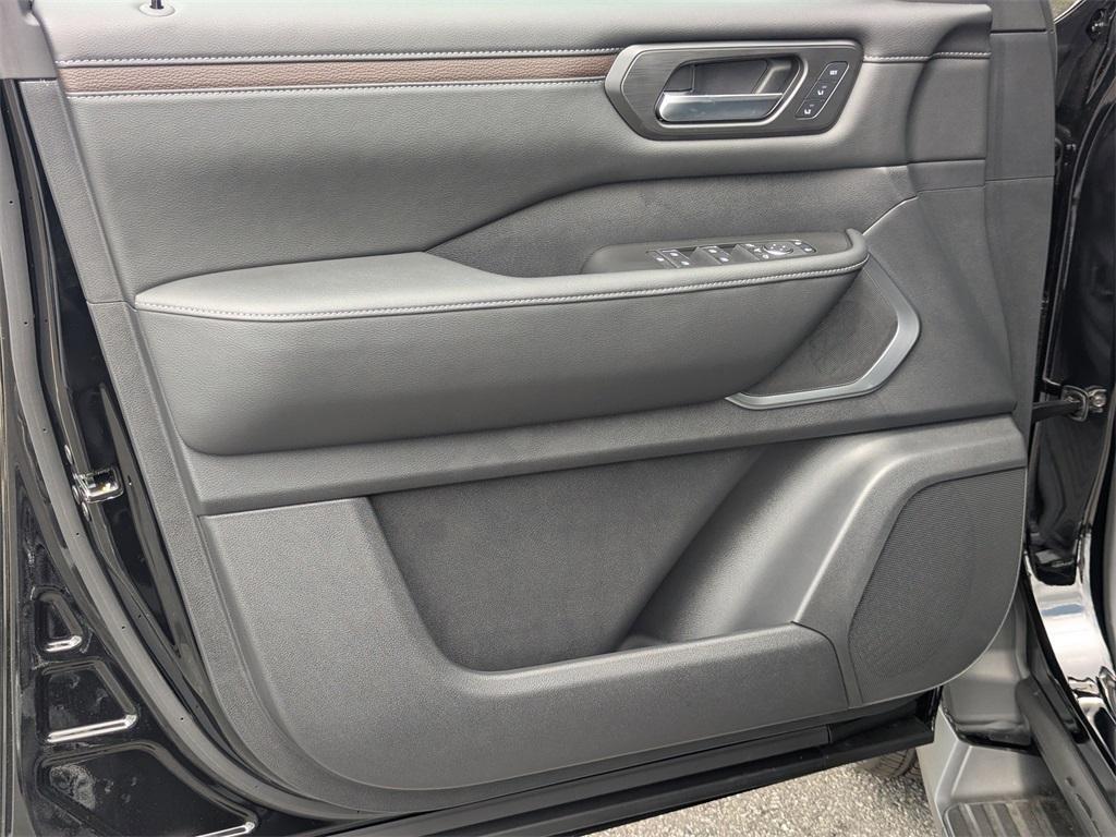 new 2025 Nissan Armada car, priced at $71,680