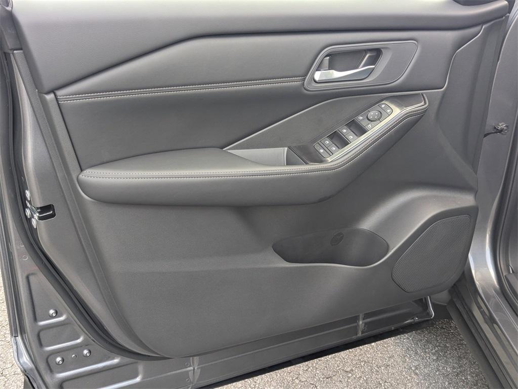 new 2025 Nissan Rogue car, priced at $31,126
