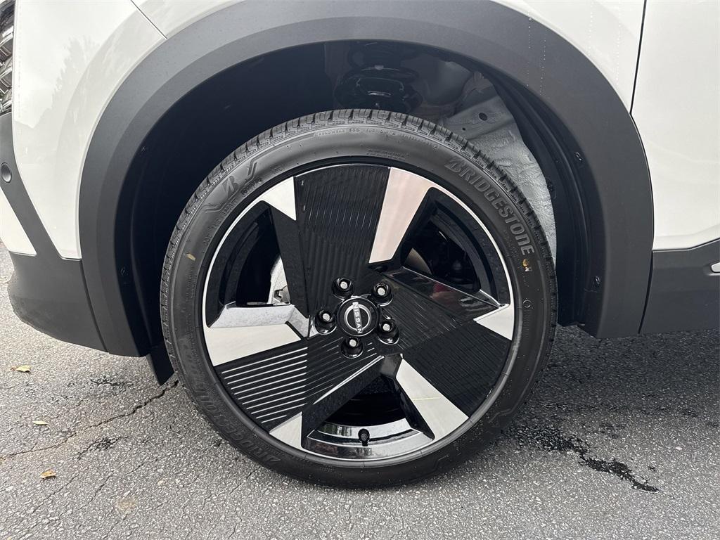 new 2025 Nissan Kicks car, priced at $26,705