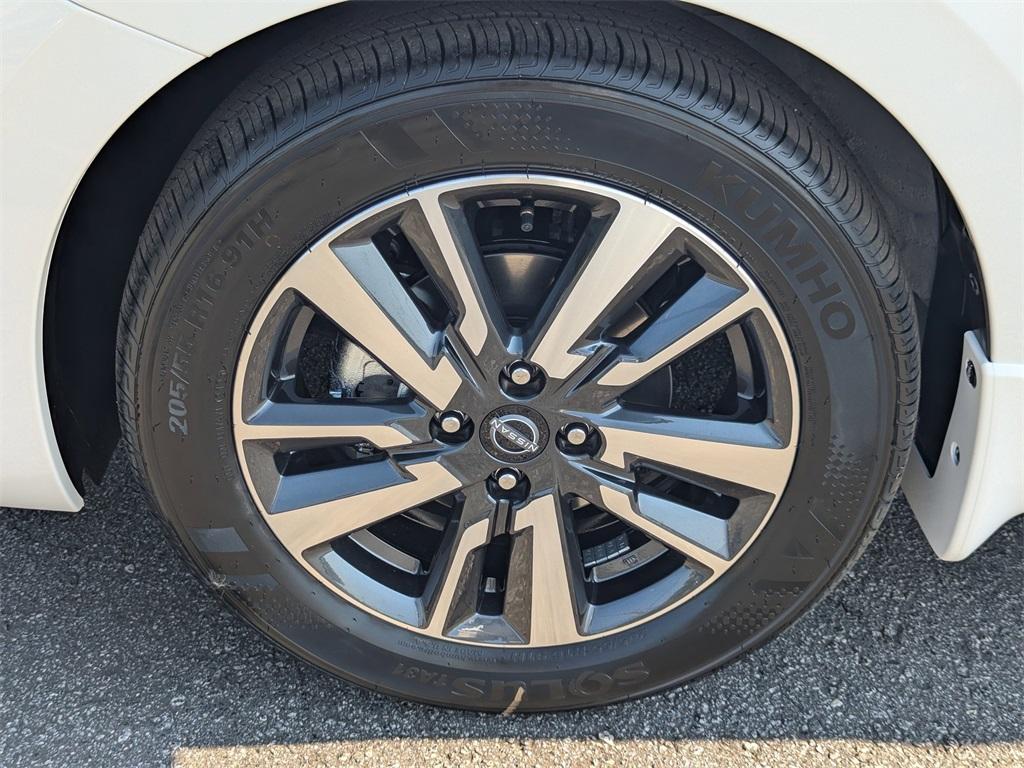 new 2025 Nissan Versa car, priced at $21,247