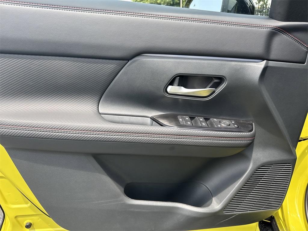 new 2025 Nissan Kicks car, priced at $27,453