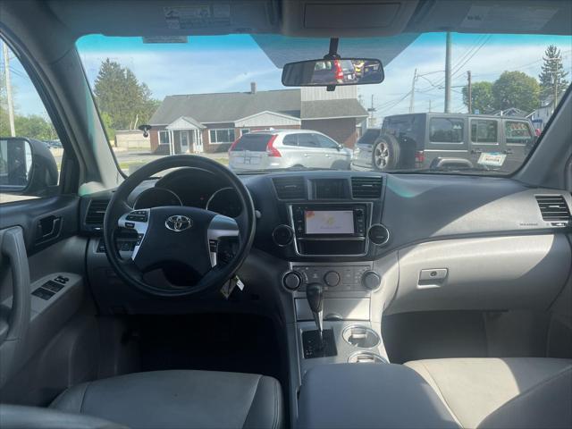 used 2013 Toyota Highlander car, priced at $11,799
