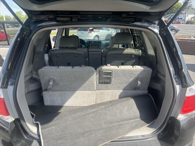used 2013 Toyota Highlander car, priced at $11,799