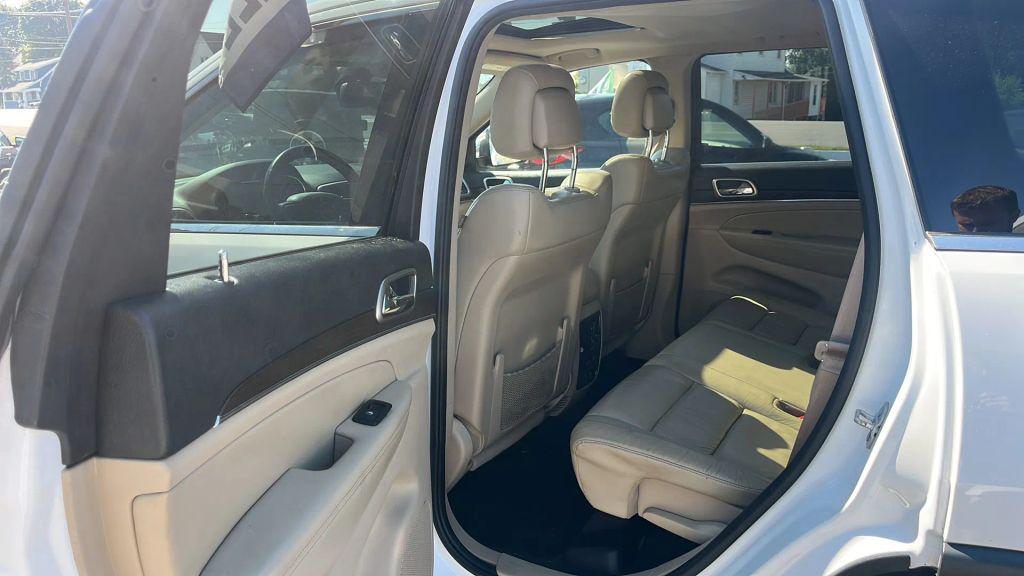 used 2015 Jeep Grand Cherokee car, priced at $11,488