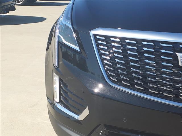 new 2025 Cadillac XT5 car, priced at $53,615