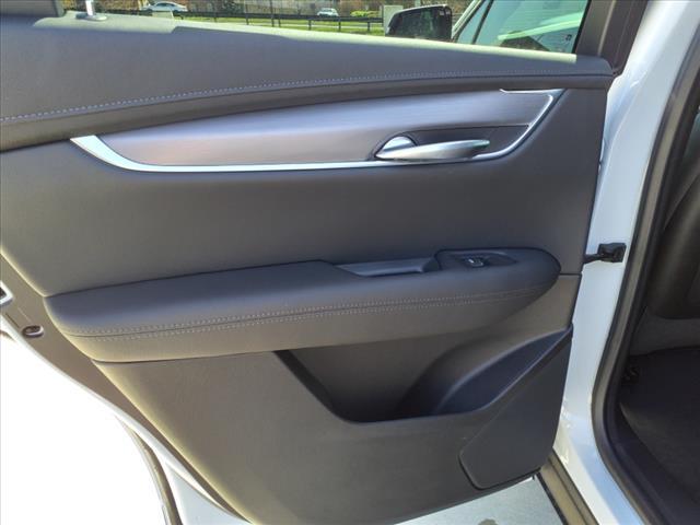 new 2025 Cadillac XT5 car, priced at $46,915