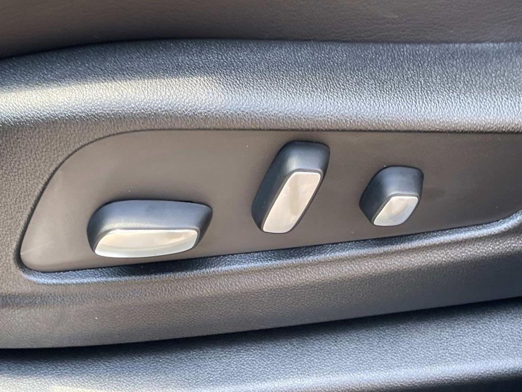 new 2025 Cadillac XT5 car, priced at $56,190