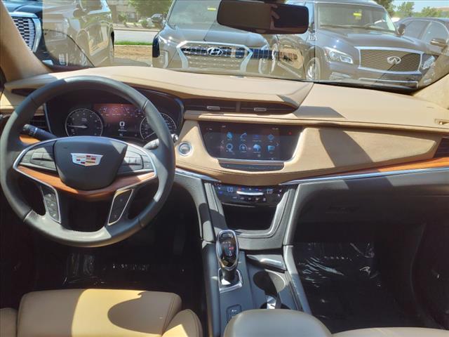 used 2017 Cadillac XT5 car, priced at $30,900