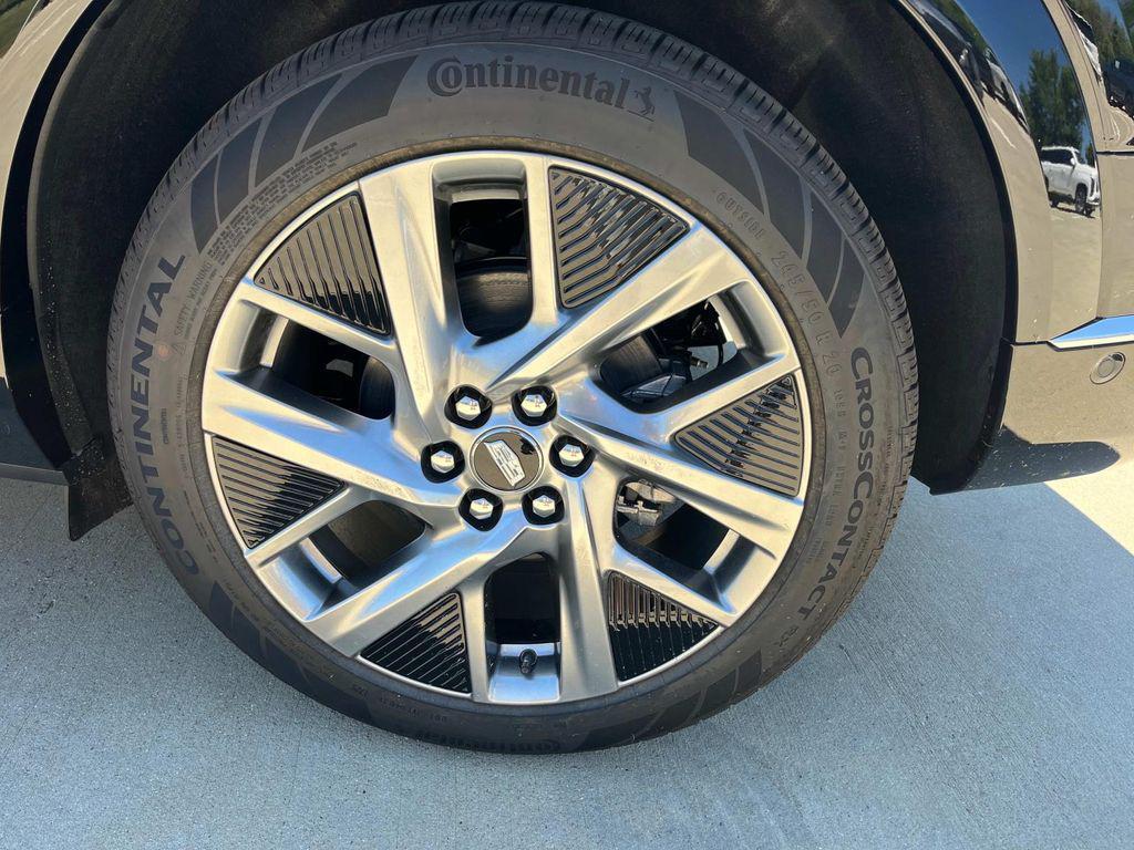 new 2025 Cadillac OPTIQ car, priced at $54,689