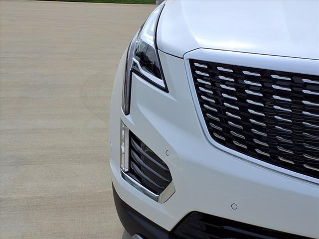 new 2025 Cadillac XT5 car, priced at $59,090
