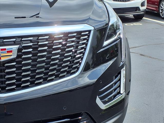 new 2025 Cadillac XT5 car, priced at $56,190