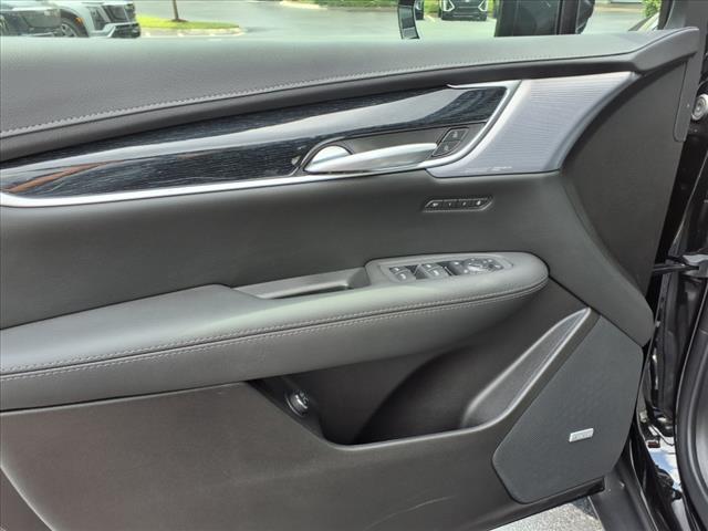 new 2025 Cadillac XT5 car, priced at $56,190