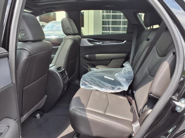 new 2025 Cadillac XT5 car, priced at $56,190