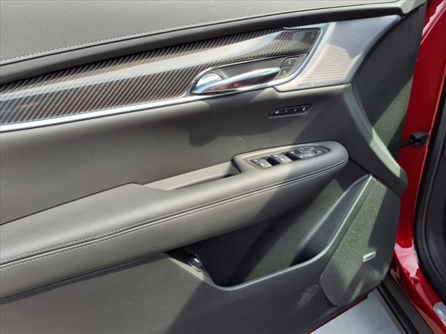new 2025 Cadillac XT6 car, priced at $69,065