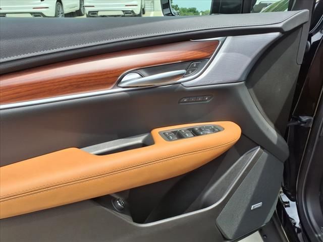 new 2025 Cadillac XT5 car, priced at $56,190