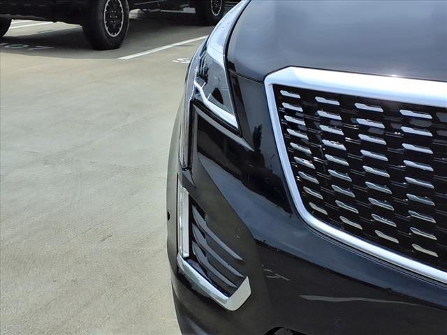 new 2025 Cadillac XT5 car, priced at $56,190