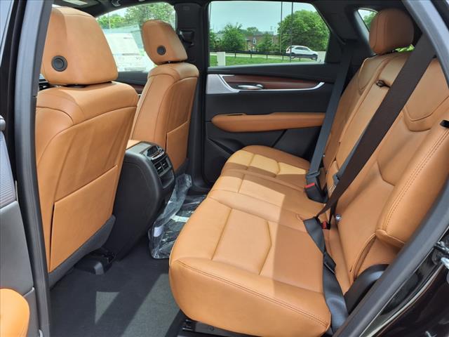 new 2025 Cadillac XT5 car, priced at $56,190