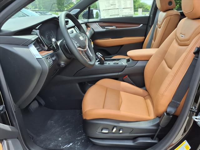 new 2025 Cadillac XT5 car, priced at $56,190